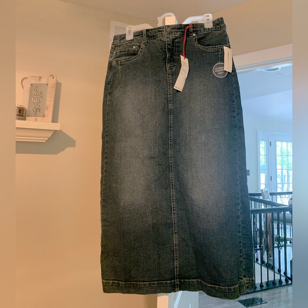 Ladies size 10 Style & Co blue jean denim skirt